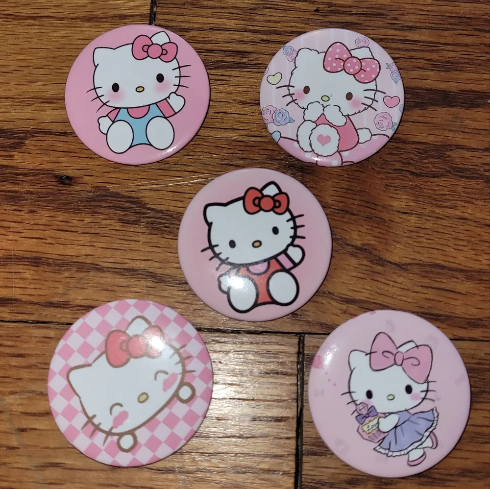 5 Hello Kitty Large Button Pins - Picture 5 of 11